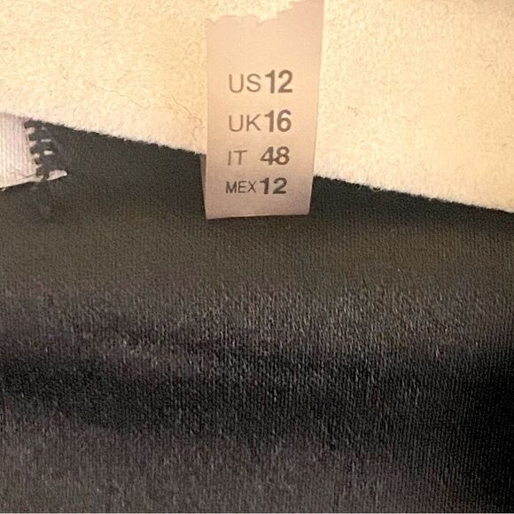 TAHARI - Black Dress V Neck Business Cocktail Texture - size 12 - Picture 4 of 9